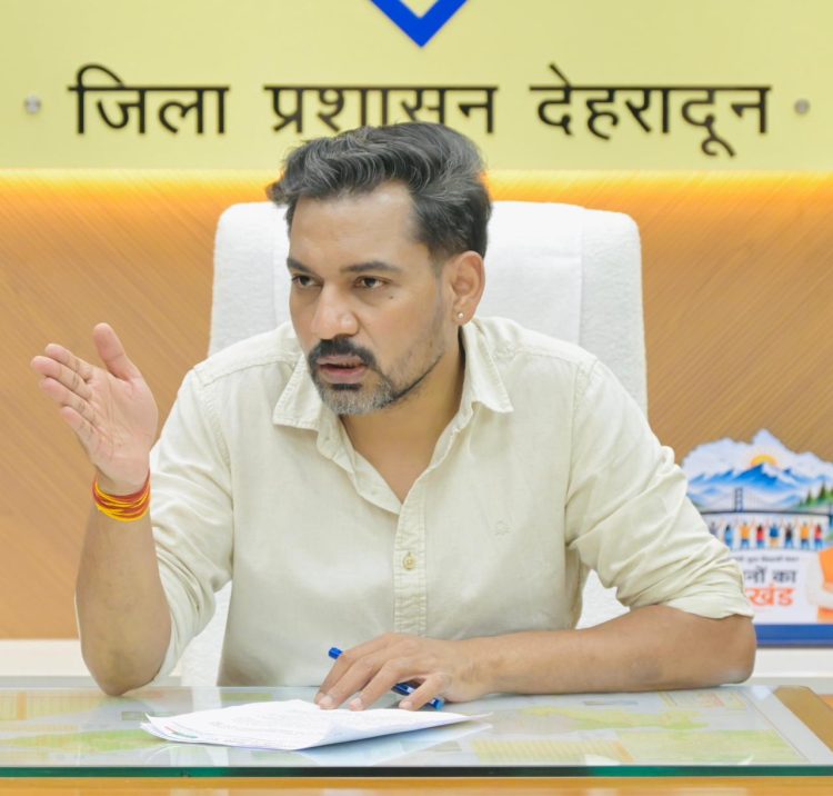 सूखते जलस्रोतों पर डीएम का बड़ा एक्शन, 51 रिचार्ज शाफ्ट पूरे; बांदल नदी की बदलेगी तस्वीर