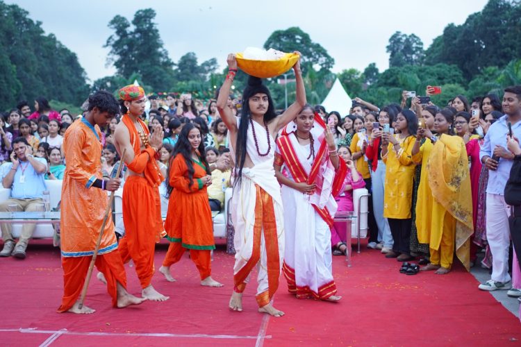 श्री गुरु राम राय विश्वविद्यालय में कृष्ण जन्मोत्सव की धूम, दही-हांडी ने बढ़ाया उत्साह