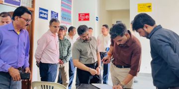 EVM पर DM का पहरा! राजनीतिक दलों के साथ वेयरहाउस पहुंचे, सुरक्षा व्यवस्था परखी