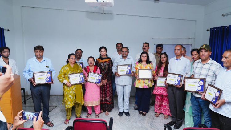 मौत के बाद भी रोशनी बांटेंगे नेत्रदाता! श्री महंत इन्दिरेश अस्पताल में हुआ खास सम्मान