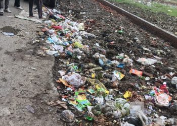 देहरादून में प्लास्टिक पर प्रशासन का डंडा! 1776 दुकानों की जांच, 550 के चालान और 1.96 लाख जुर्माना