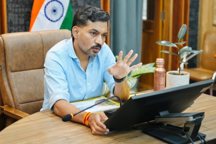 जल जीवन मिशन पर डीएम सख्त, 23 अधूरी योजनाओं को जल्द पूरा करने का अल्टीमेटम