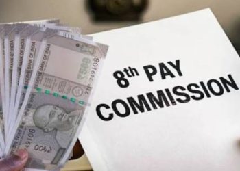 8th Pay Commission: कर्मचारियों की सैलरी पर बड़ा अपडेट, फिटमेंट फैक्टर 3.833 या 4 हुआ तो कितना बढ़ेगा वेतन?