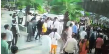 मरीज के इलाज पर आरोग्यम अस्पताल में बवाल, विधायक के बेटे और डॉक्टर पक्ष भिड़े; हथियार लहराने का आरोप