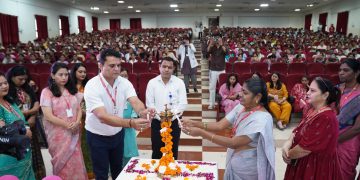 SGRR कॉलेज ऑफ नर्सिंग में नए विद्यार्थियों का धमाकेदार स्वागत, सीनियर्स के डांस-सॉन्ग ने लूटी महफिल