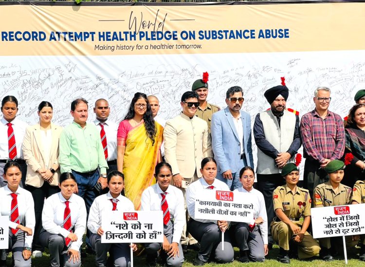 10 हजार युवाओं की हुंकार, नशामुक्त होगा उत्तराखंड! डीएम और ललित जोशी ने दिलाई शपथ