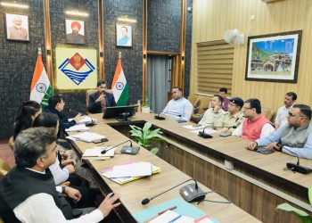 Dehradun News: दीपावली पर पटाखे बेचने से पहले पढ़ लें ये नियम, DM ने तय किए बिक्री स्थल; उल्लंघन पर होगी कार्रवाई