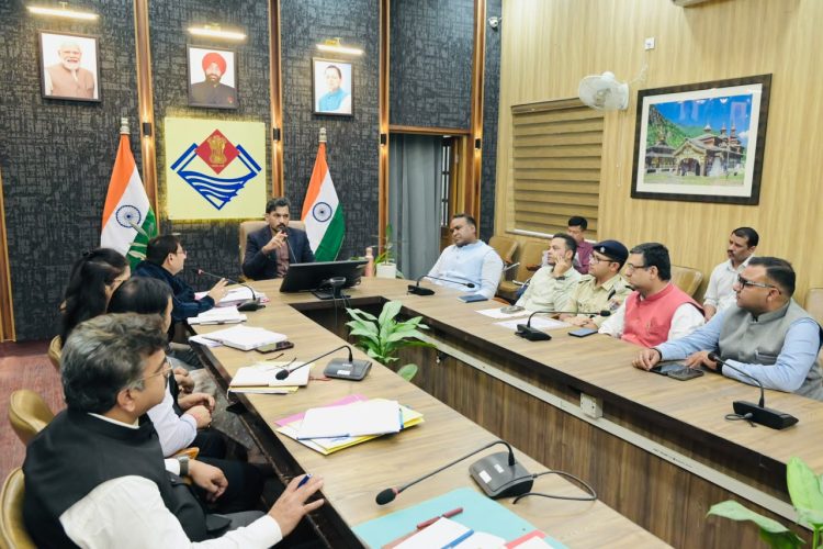 Dehradun News: दीपावली पर पटाखे बेचने से पहले पढ़ लें ये नियम, DM ने तय किए बिक्री स्थल; उल्लंघन पर होगी कार्रवाई