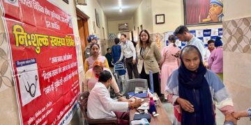Dehradun News: देहरादून में 78 बुजुर्ग महिलाओं का मुफ्त स्वास्थ्य परीक्षण, दवाइयों के साथ बांटे गए व्हीलचेयर और सहायक उपकरण