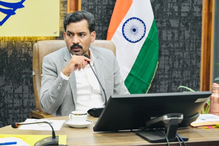राष्ट्रपति के उत्तराखंड दौरे से पहले प्रशासन अलर्ट, डीएम आशीष चौहान ने तैयारियों को लेकर कसे पेंच