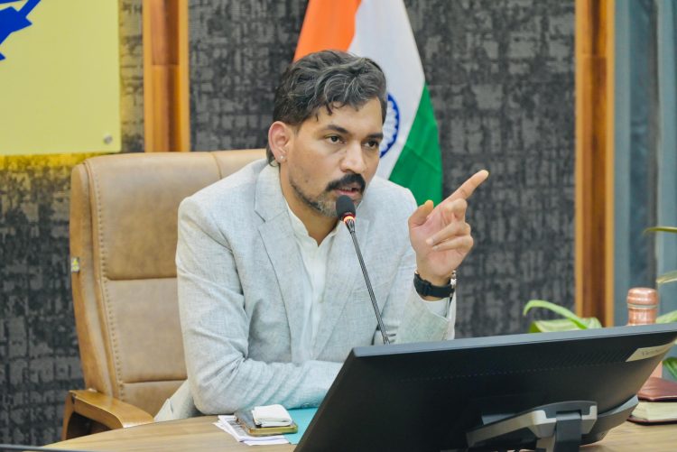 देहरादून में जाम पर DM आशीष चौहान का बड़ा एक्शन! मसूरी रूट, पार्किंग और ट्रैफिक सुधारने को बनेगा मास्टर प्लान