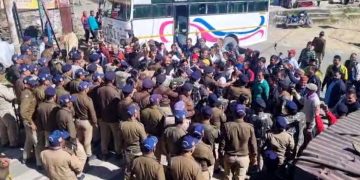 गैरसैंण विधानसभा सत्र के पहले दिन सड़क पर संग्राम, प्रधान संगठन-यूकेडी समेत कई संगठनों का प्रदर्शन