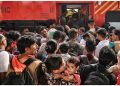 दिल्ली में प्रदर्शन से पहले रेल यातायात पर ब्रेक! कई ट्रेनें रद्द, 5 हजार यात्रियों की छूटी ट्रेन