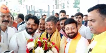 राज्यसभा के लिए दिनेश आर्य का दमदार नामांकन, धामी-भट्ट समेत BJP का कुनबा रहा मौजूद; निर्विरोध चुनाव की उम्मीद