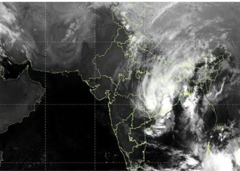 चक्रवात अर्नब का कहर थमा, लेकिन मौसम का खतरा बरकरार! दिल्ली-NCR में बारिश, पहाड़ों पर बर्फबारी