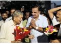किच्छा में ‘लाठी बनाम फूल’ की जंग! हरीश रावत के बयान पर BJP का पलटवार, बोली- लाठी आई तो फूल देंगे